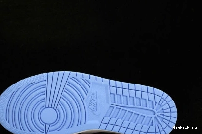 1 Air “University High Retro Jordan OG Blue” 0812